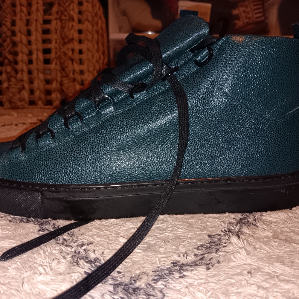 Balenciaga Arena Green/black size 44